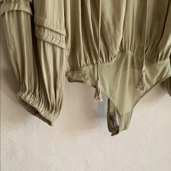 Free People All Tucks Bodysuit Size XS - Picture 5 of 7